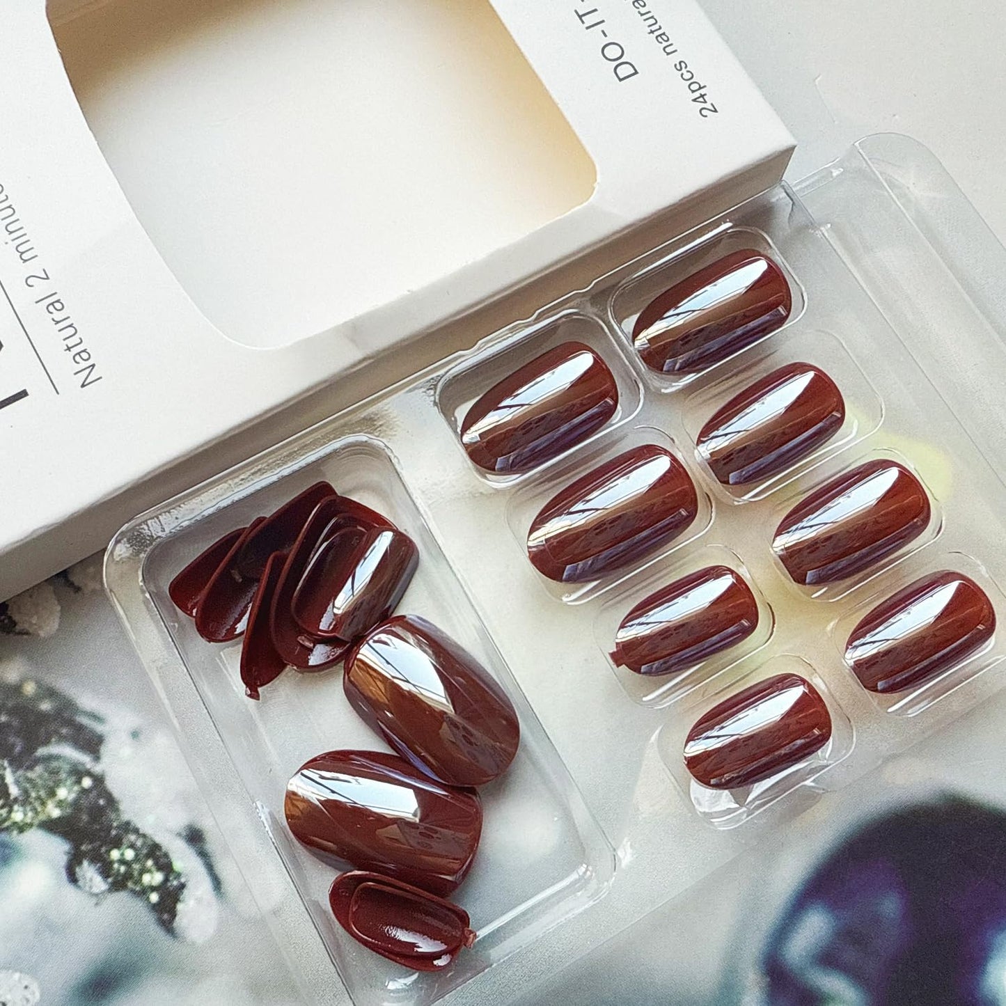 Short Press on Nails Oval Fake Nails Coffee Brown Acrylic Glue on Nails Almond Shape Magic Mirror Gel Acrylic Press on False Nail Kit Full Cover Reusable Stick on Nails for Women Girls 24PCS